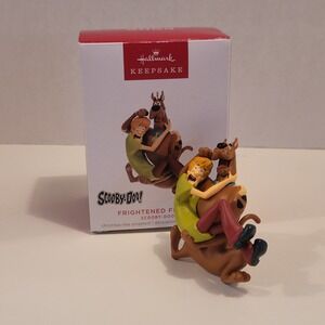 Hallmark Keepsake Ornament Scooby-Doo Frightened Friends 2023